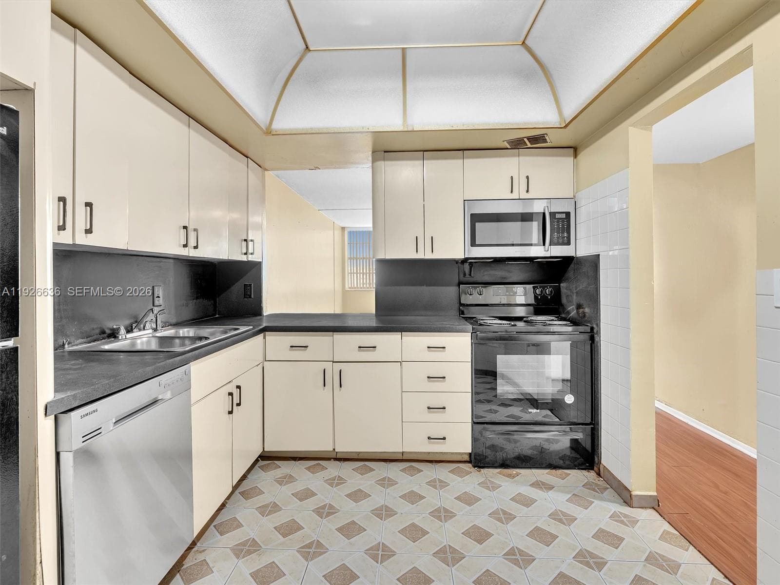 BUCKLEY TOWERS · #813W in Miami - Photo 16