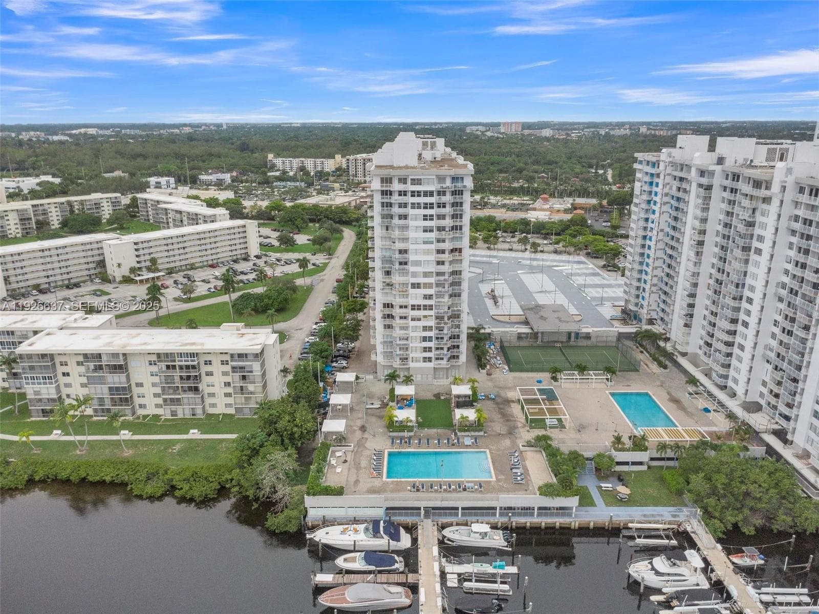 DEL PRADO MARINA · #PH04 in Aventura - Photo 40