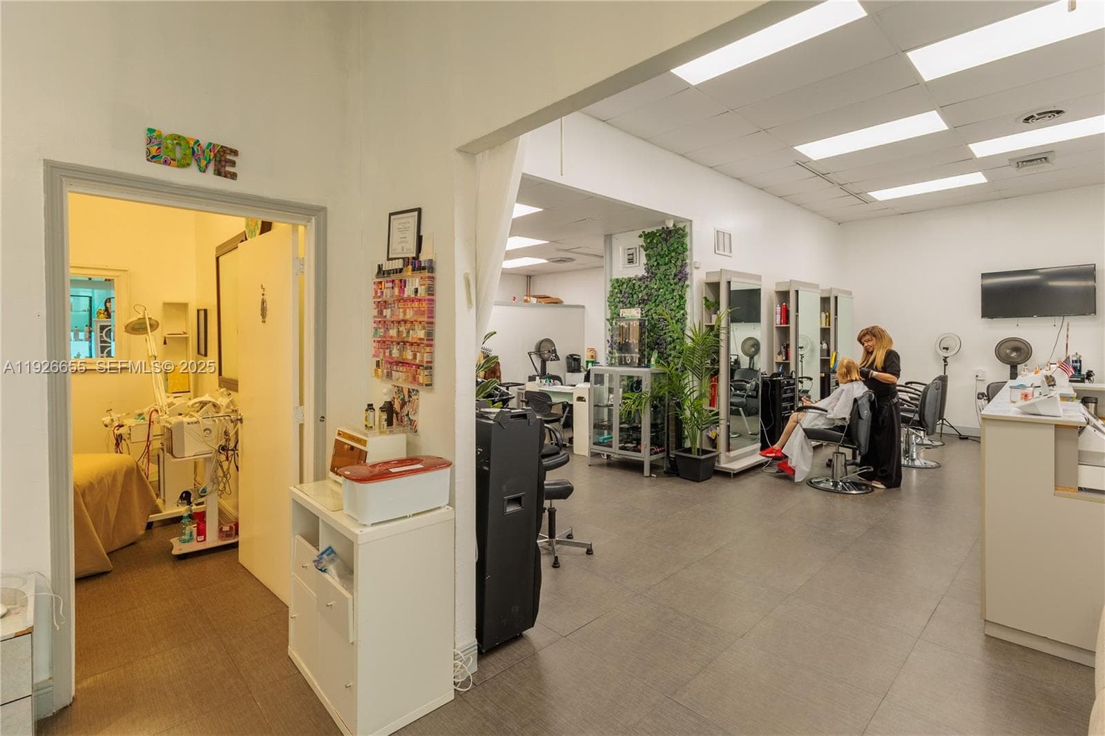 Salon
