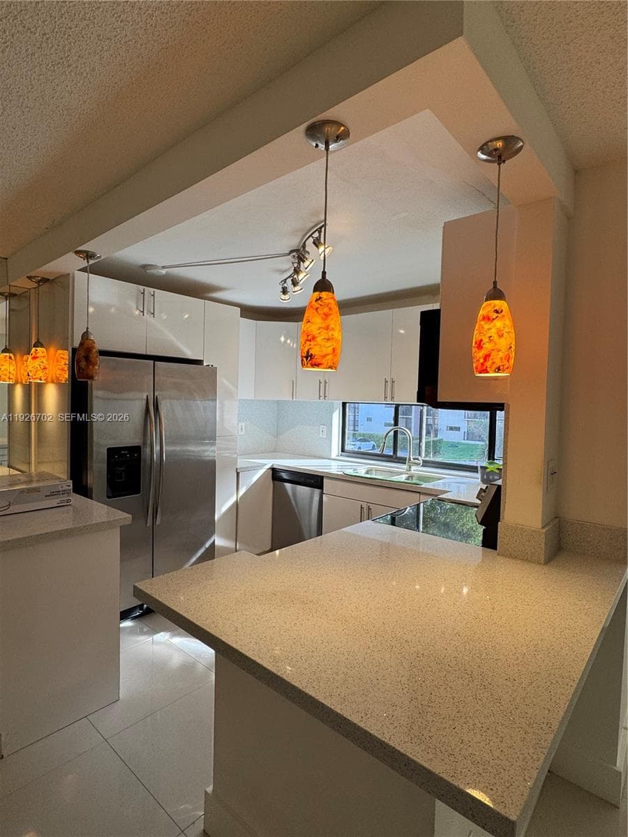 PLAZA OF AMERICAS CONDO P · #226 in Sunny Isles Beach - Photo 6