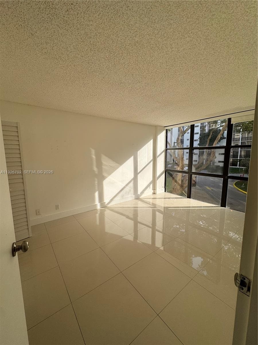 PLAZA OF AMERICAS CONDO P · #226 in Sunny Isles Beach - Photo 11