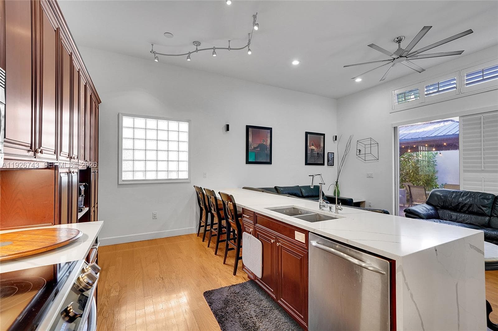 1135 Satinleaf St photo 33