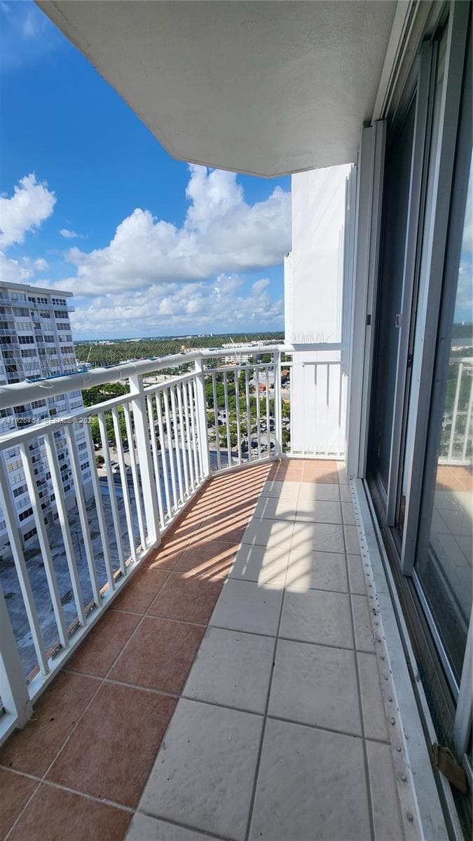 DEL PRADO MARINA · #1705 in Aventura - Photo 23