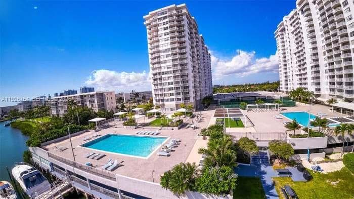 DEL PRADO MARINA · #1705 in Aventura - Photo 27