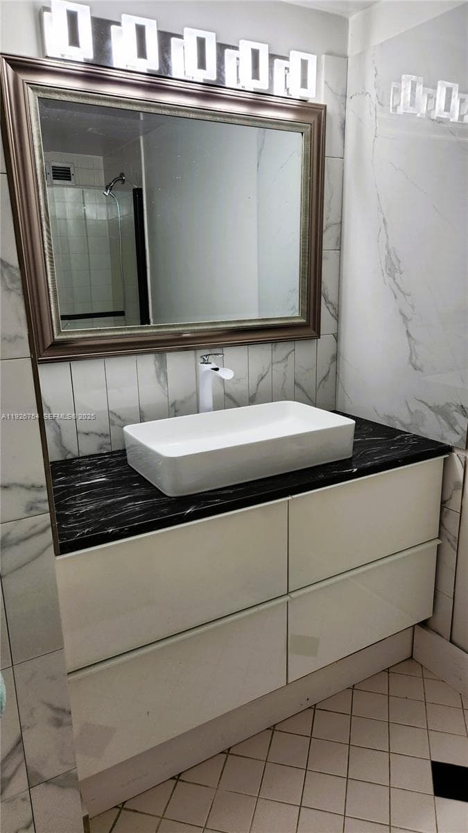 DEL PRADO MARINA · #1705 in Aventura - Photo 12
