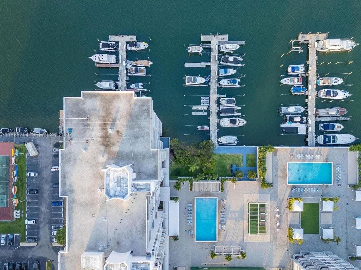 DEL PRADO MARINA · #1705 in Aventura - Photo 36
