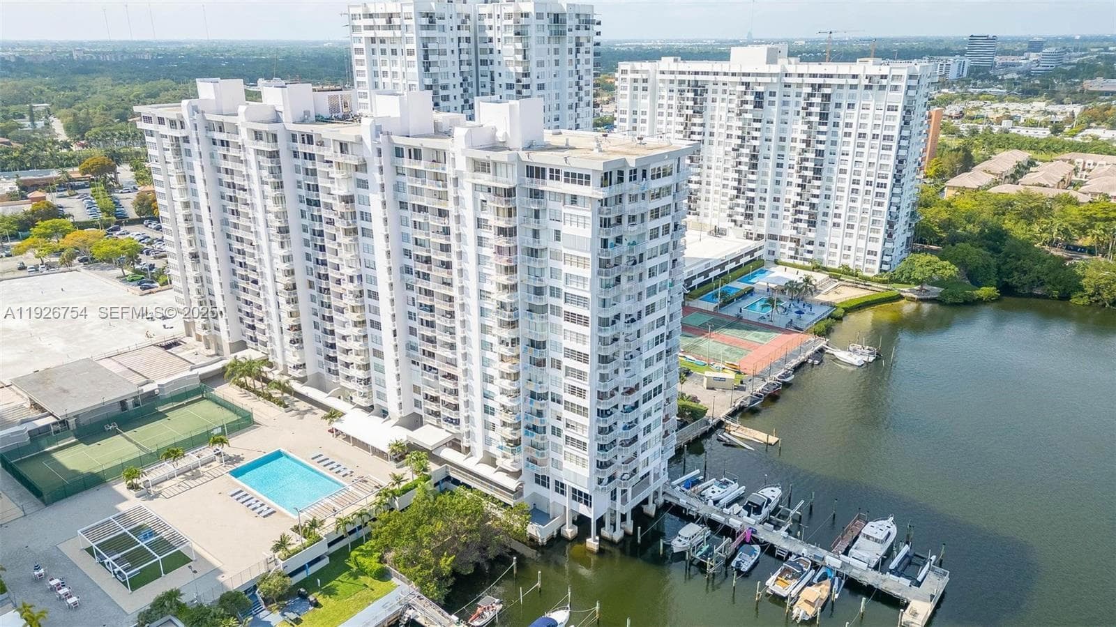DEL PRADO MARINA · #1705 in Aventura - Photo 37