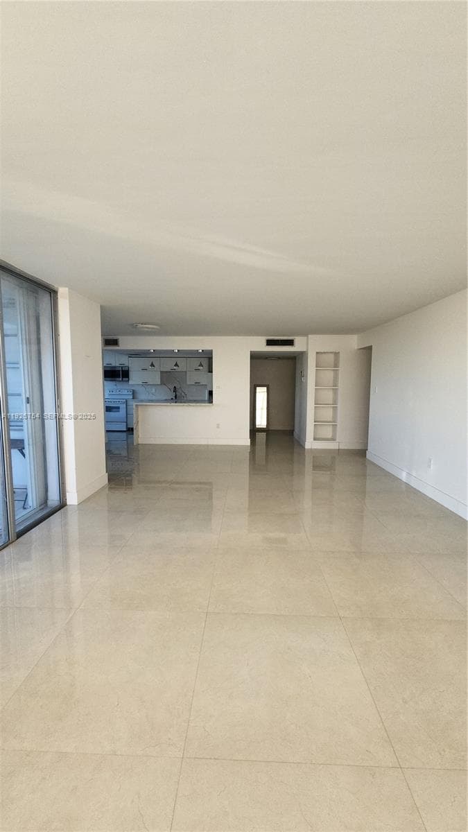 DEL PRADO MARINA · #1705 in Aventura - Photo 11