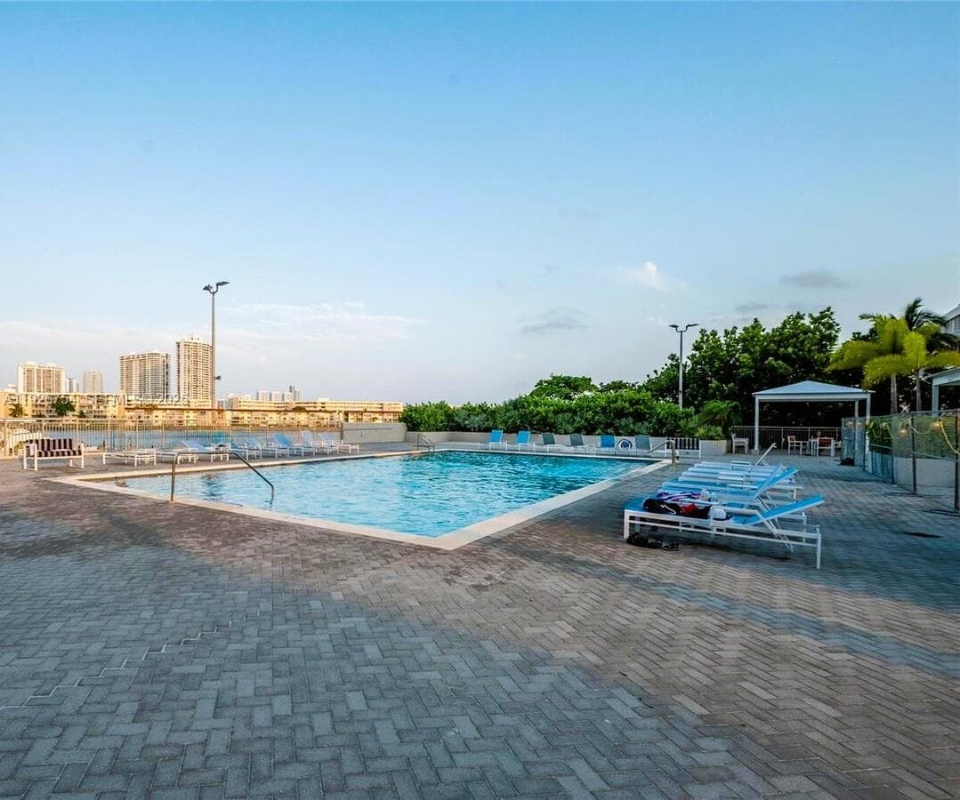 DEL PRADO MARINA · #1705 in Aventura - Photo 29