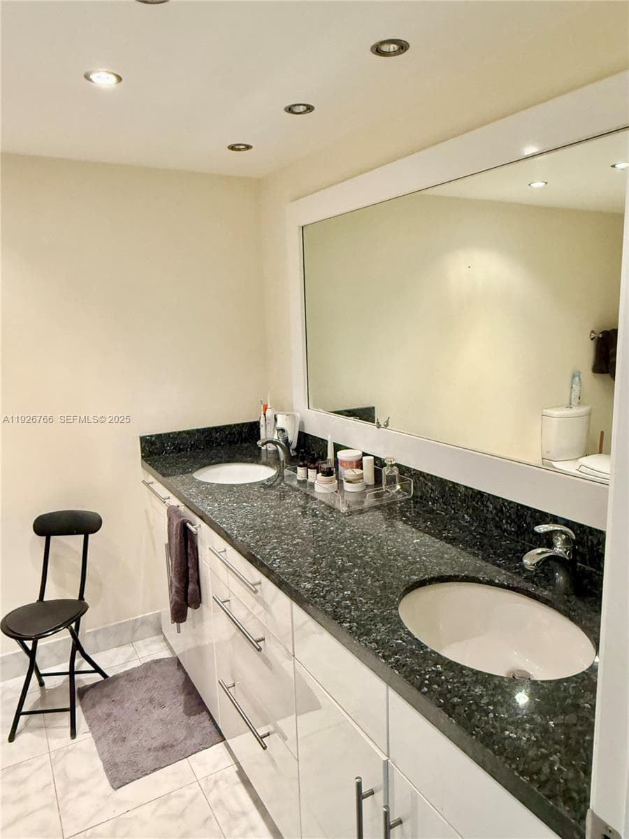LA MER ESTATES EAST CONDO · #1907 in Hallandale Beach - Photo 7
