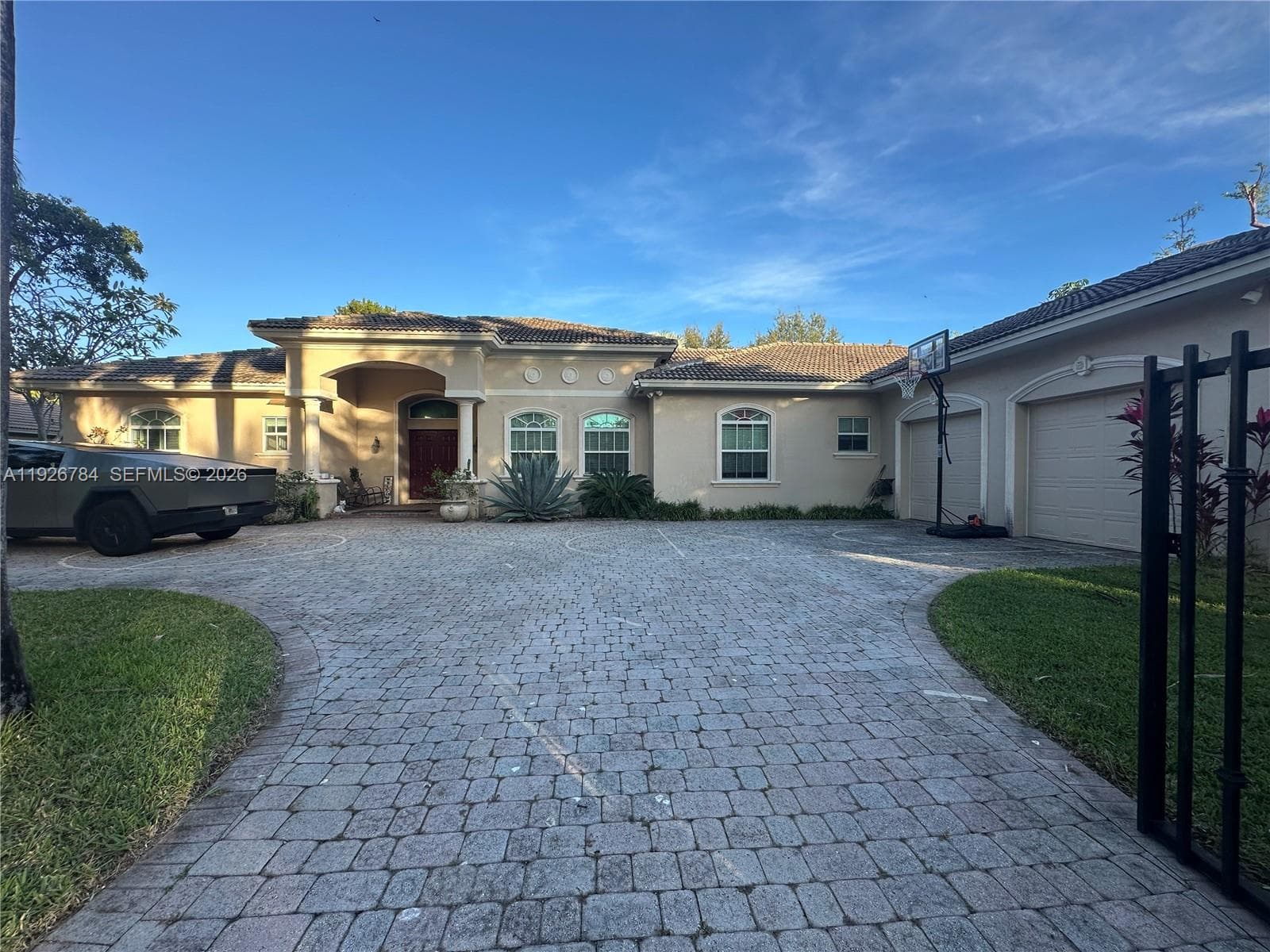 15335 SW 80th Ave photo 2