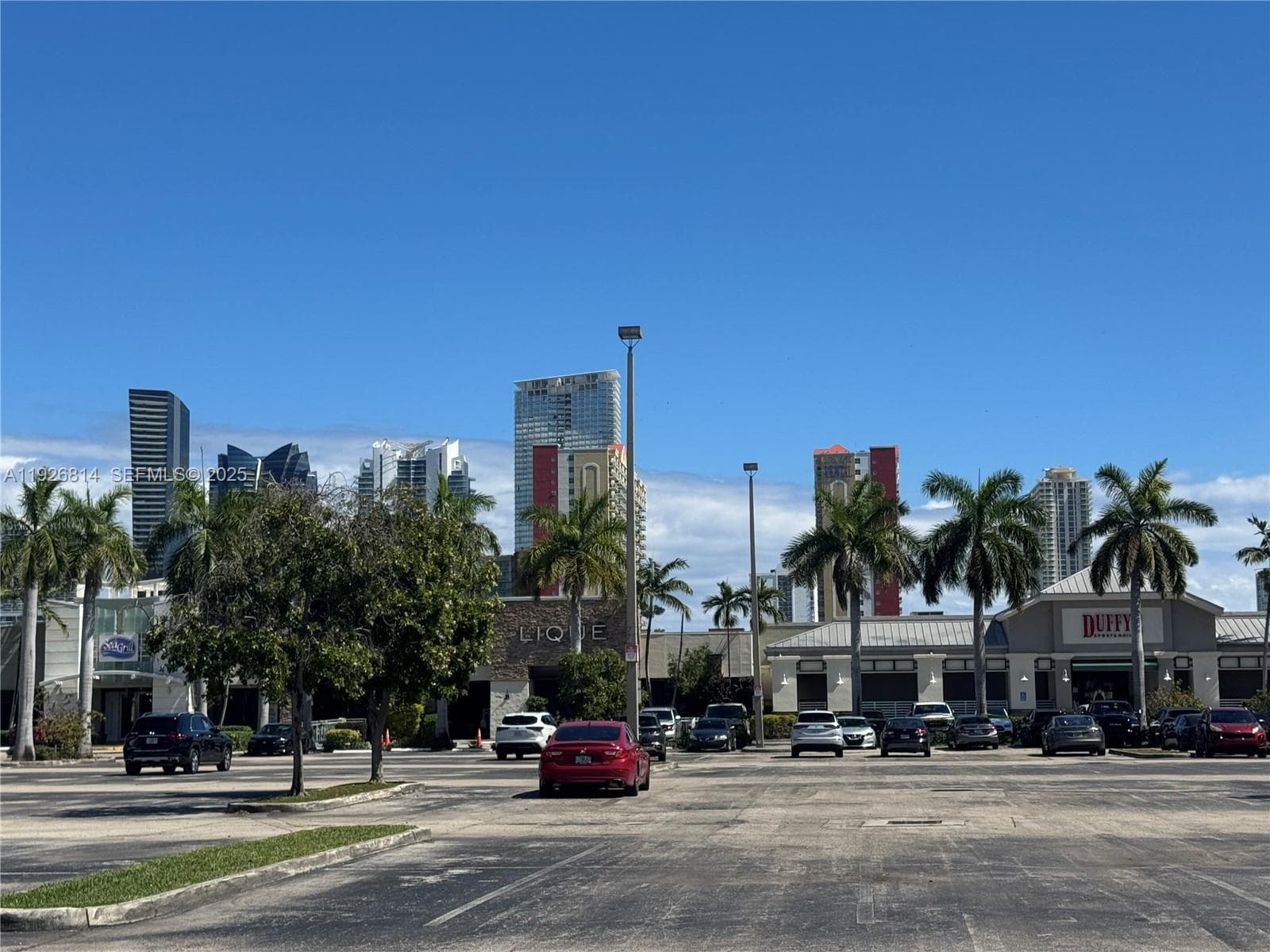 WALK TO INTRACOASTAL MALL (LOCATED AT THE ENTRANCE OF EASTERN SHORES - DUFFY'S SPORTS BAR, SEA GRILL, LIQUE)