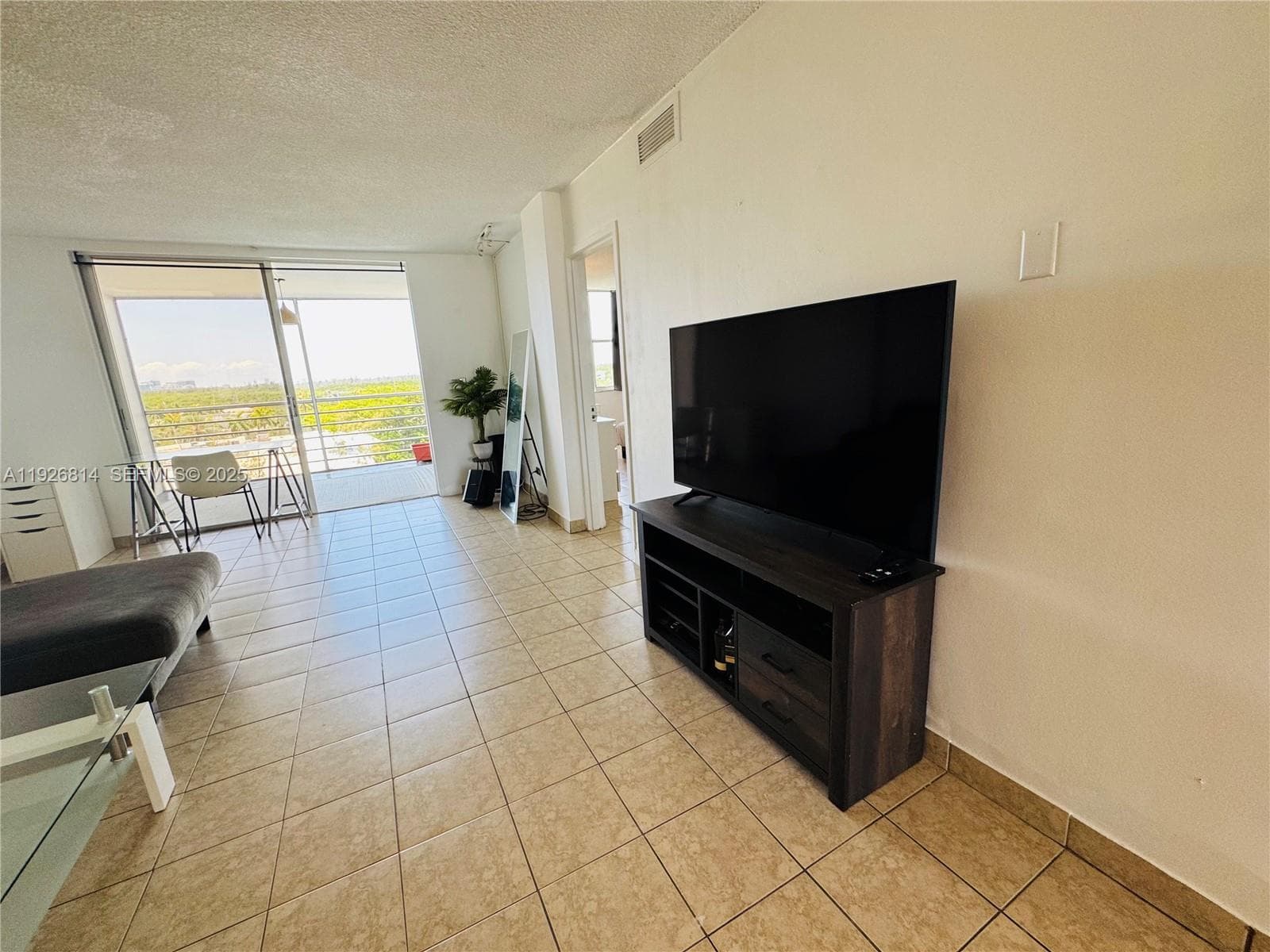 White House · #812 in North Miami Beach - Photo 12