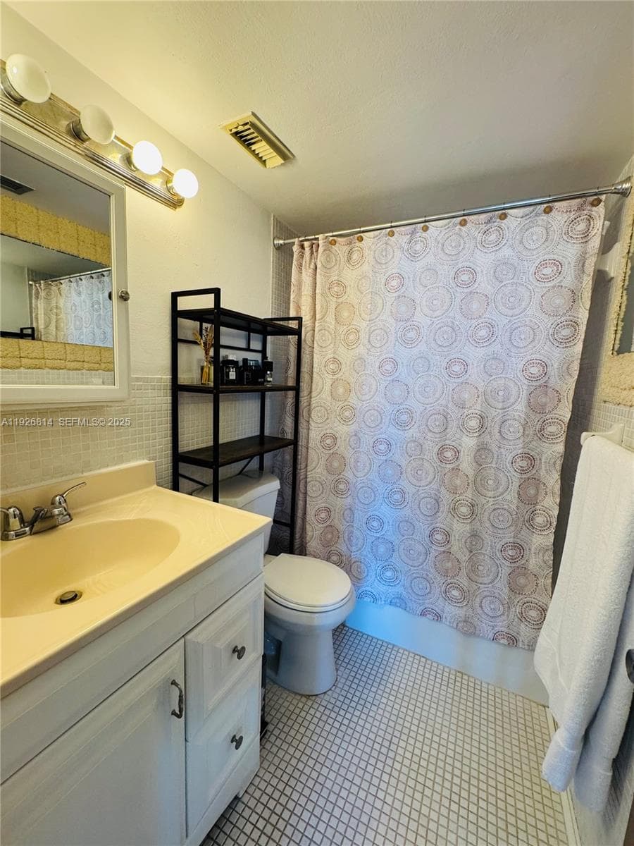White House · #812 in North Miami Beach - Photo 20