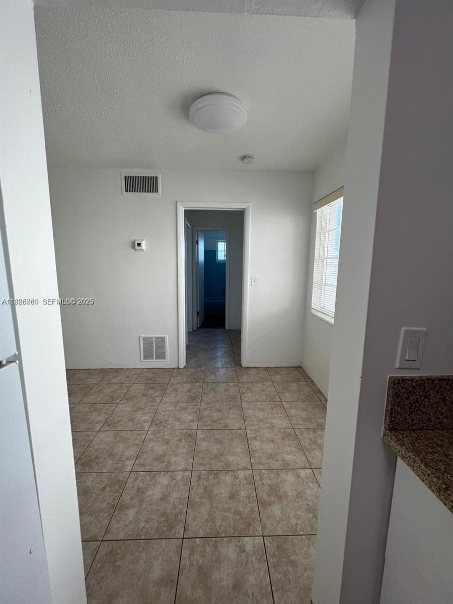 BEACH GARDEN CONDO · #17 in Hallandale Beach - Photo 7