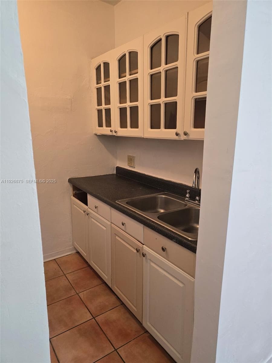 CARMEL VILLAS CONDO · #14 in Miami Beach - Photo 6