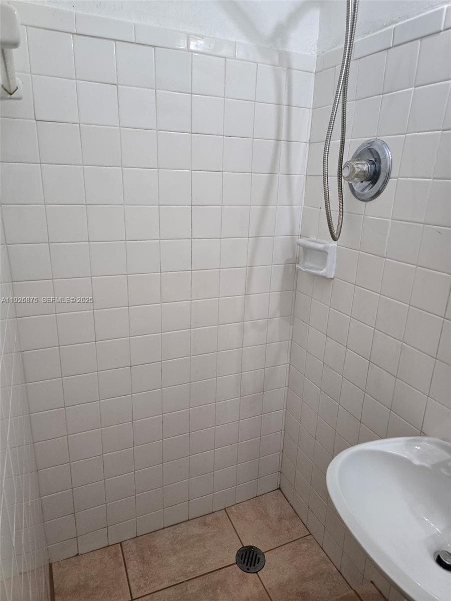 CARMEL VILLAS CONDO · #14 in Miami Beach - Photo 13
