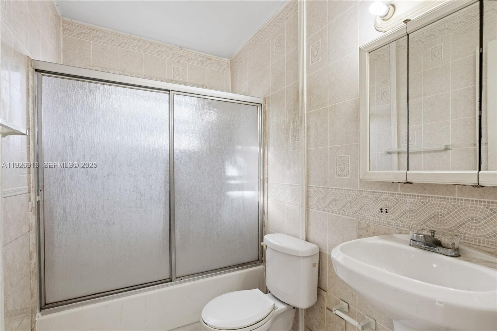 Florence Condo · #301 in North Miami Beach - Photo 13