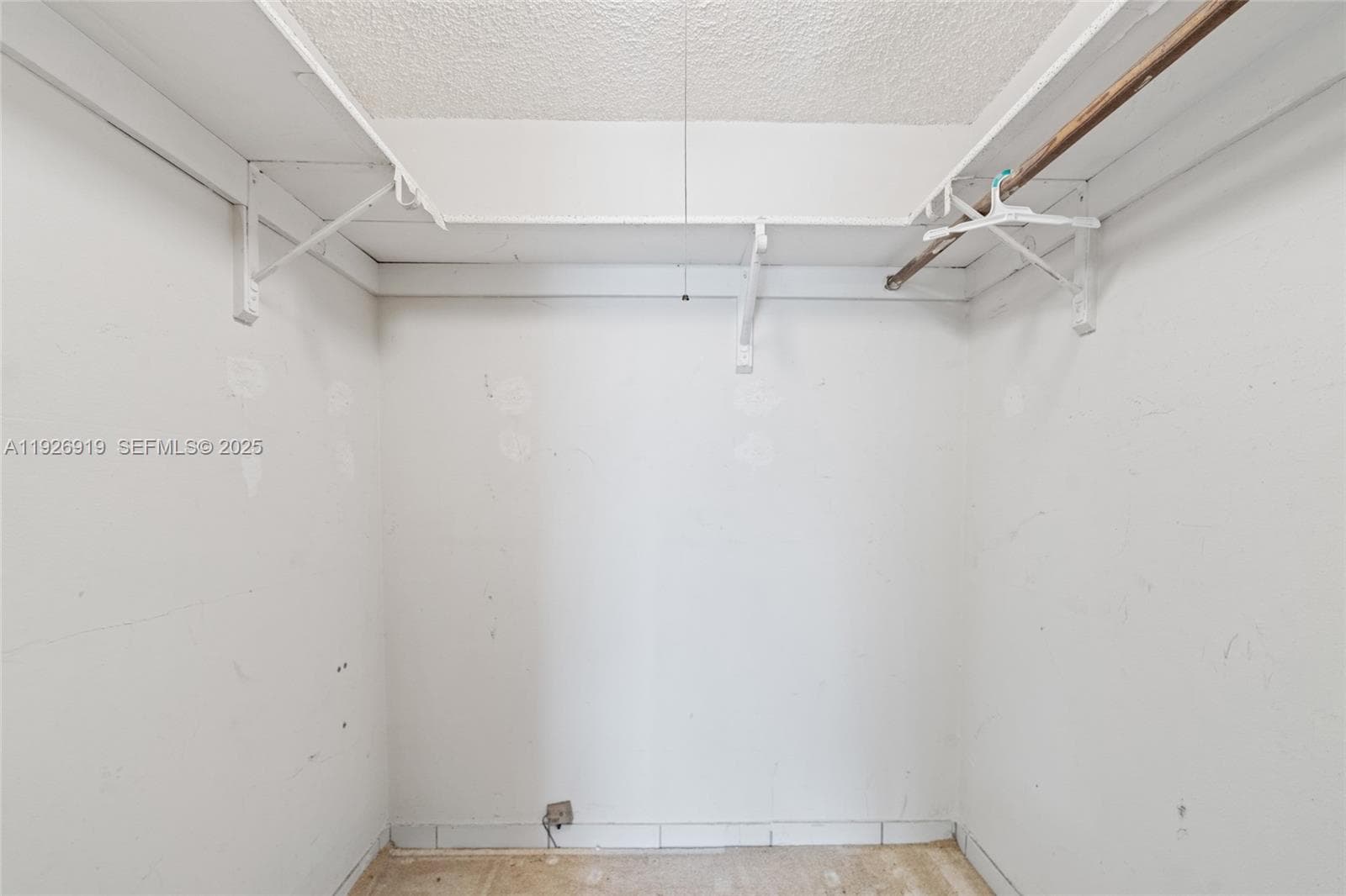 Florence Condo · #301 in North Miami Beach - Photo 18