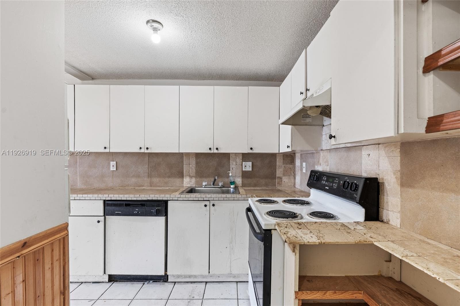 Florence Condo · #301 in North Miami Beach - Photo 11