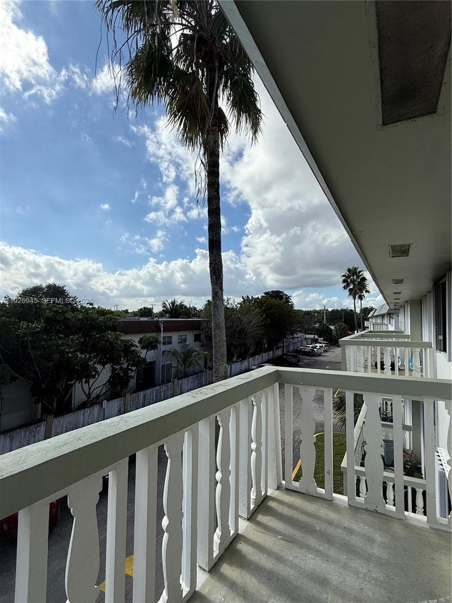 OLA CONDO · #D306 in Miami - Photo 12