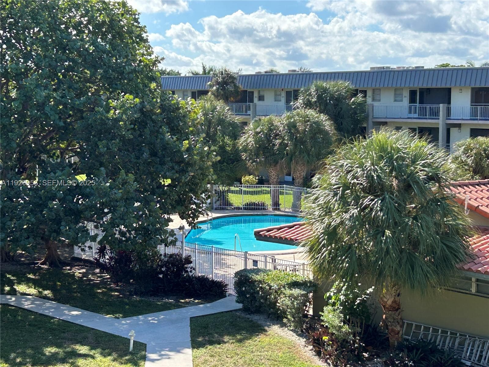 PARADISE BY THE SEA CONDO · #312 in Hallandale Beach - Photo 2