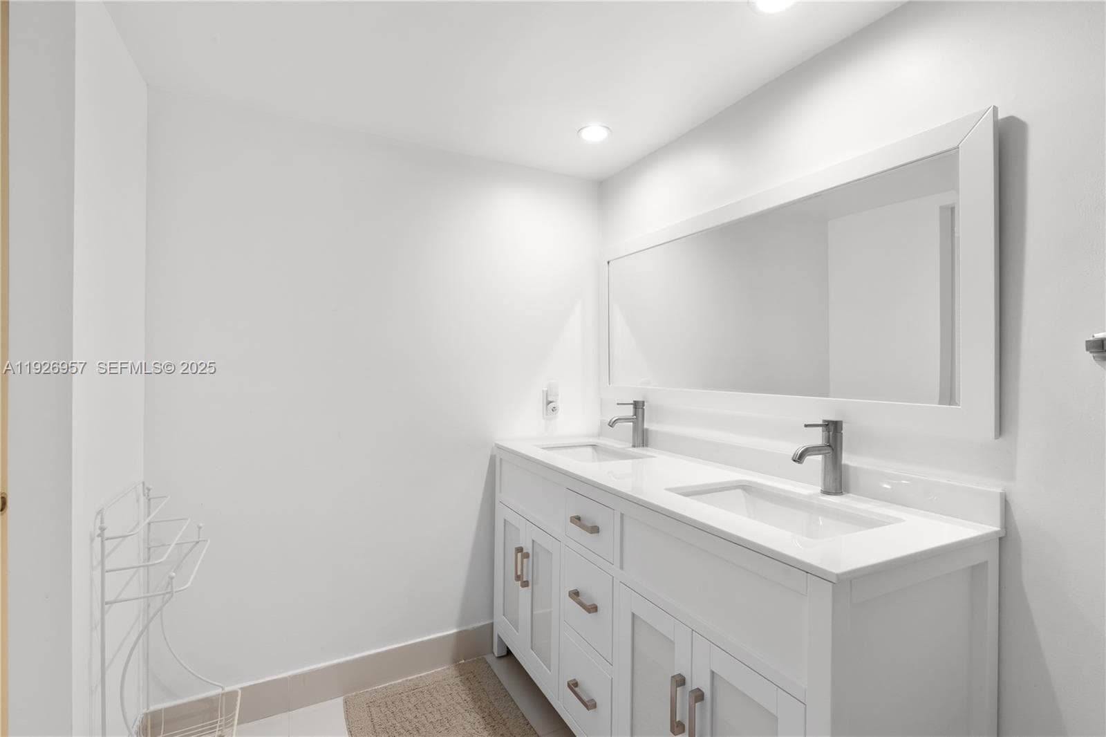 PLAZA TOWERS SOUTH CONDO · #212 in Hallandale Beach - Photo 9