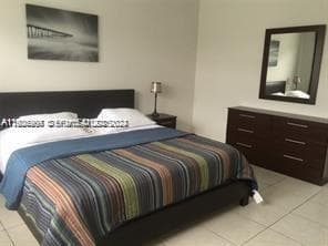 South Shore Yacht · #5 in Miami Beach - Photo 3