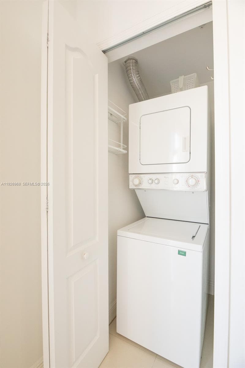 BRICKELL WAY CONDO · #703 in Miami - Photo 7