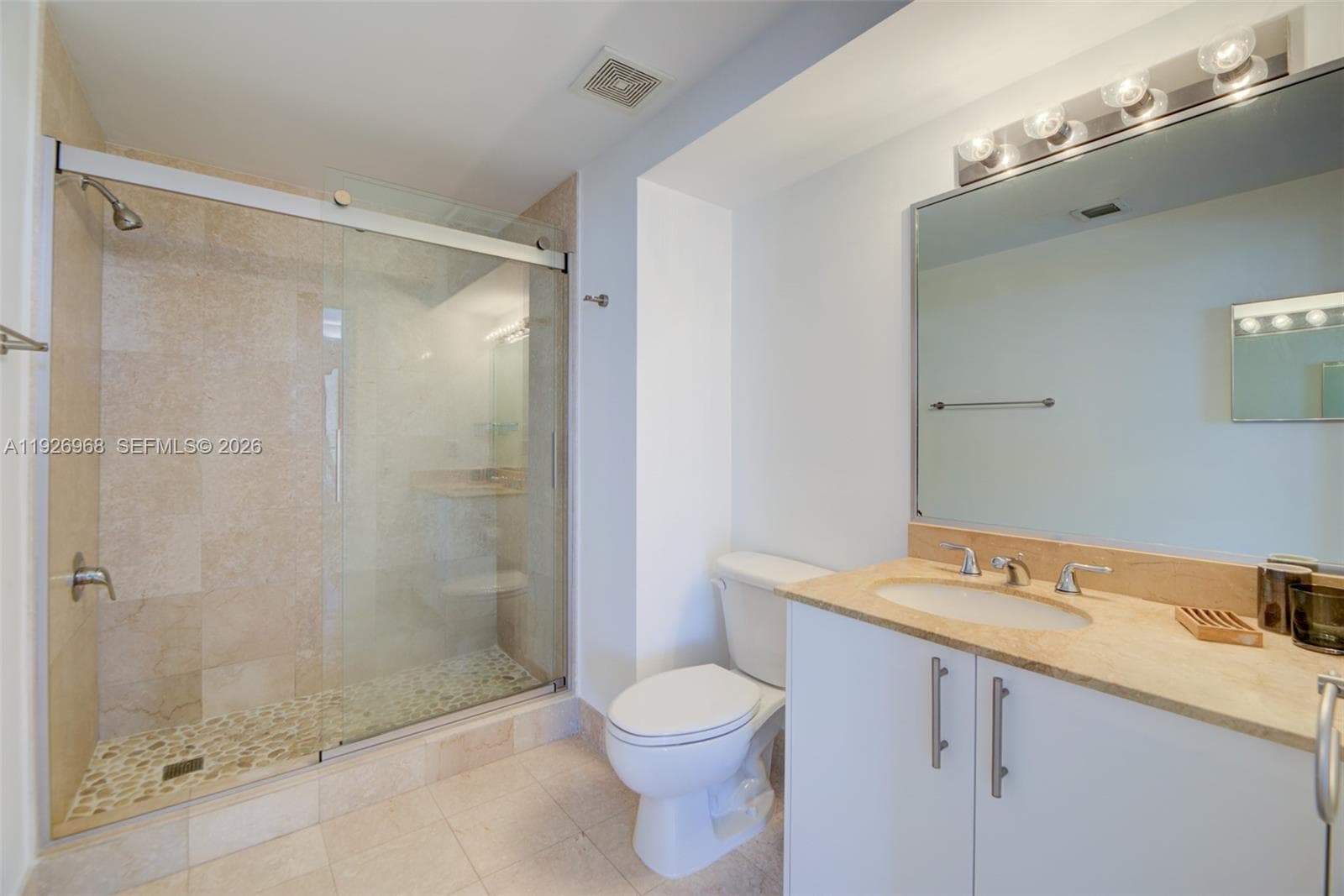 BRICKELL WAY CONDO · #703 in Miami - Photo 11