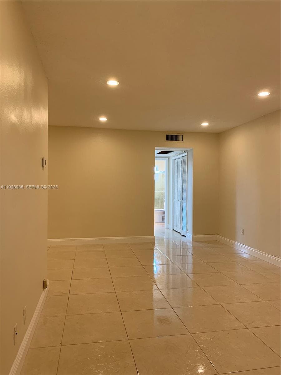 SEVENTEENTH GREEN CONDO · #204 in Hallandale Beach - Photo 5