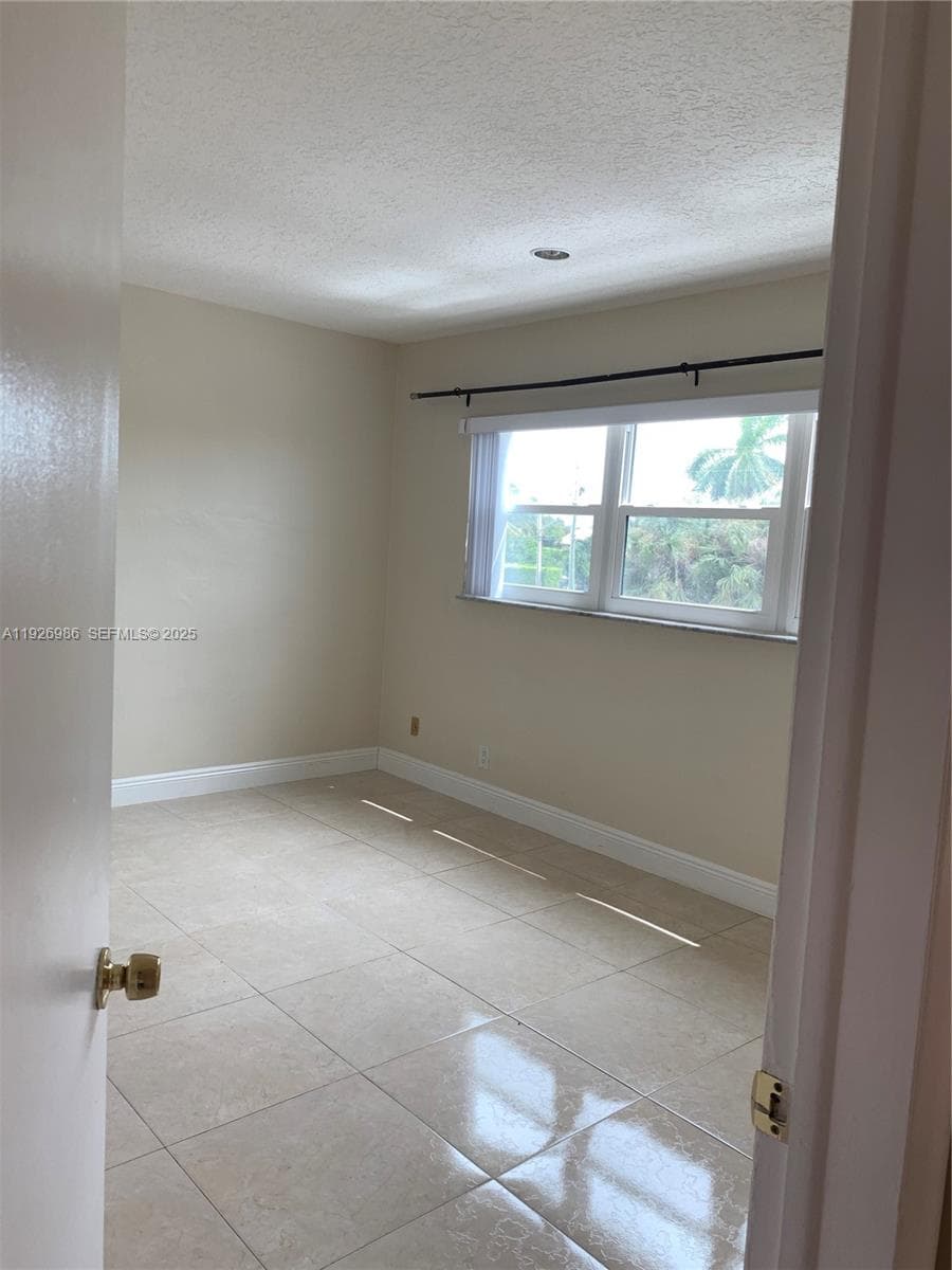 SEVENTEENTH GREEN CONDO · #204 in Hallandale Beach - Photo 10