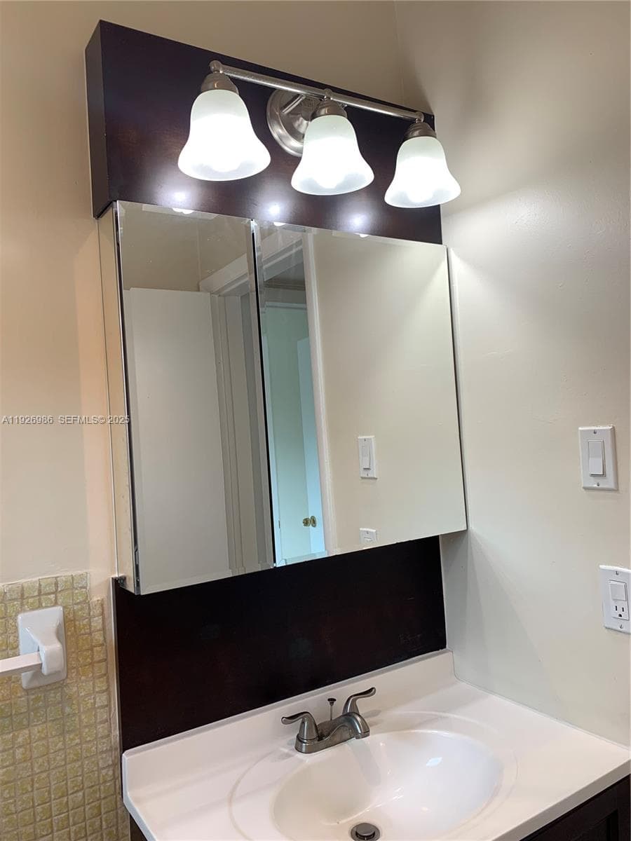 SEVENTEENTH GREEN CONDO · #204 in Hallandale Beach - Photo 15