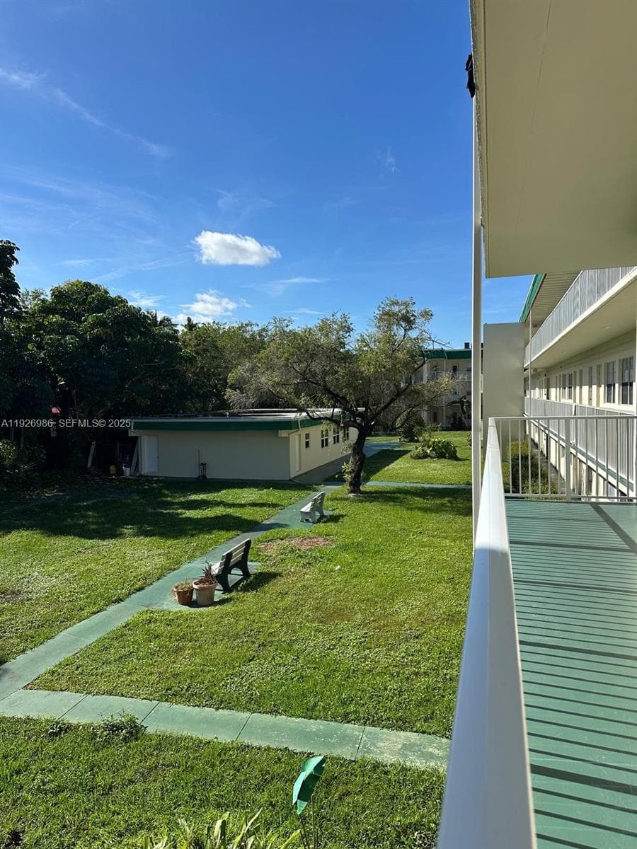 SEVENTEENTH GREEN CONDO · #204 in Hallandale Beach - Photo 4