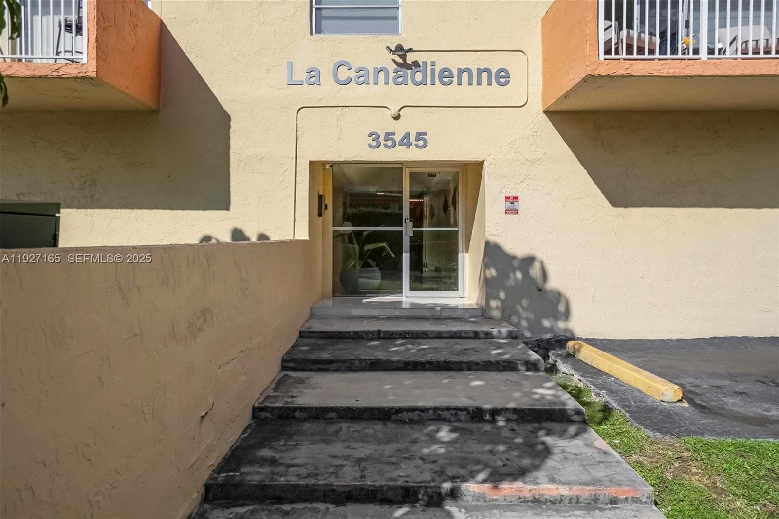 LA CANADIENNE CONDO · #308 in North Miami Beach - Photo 5
