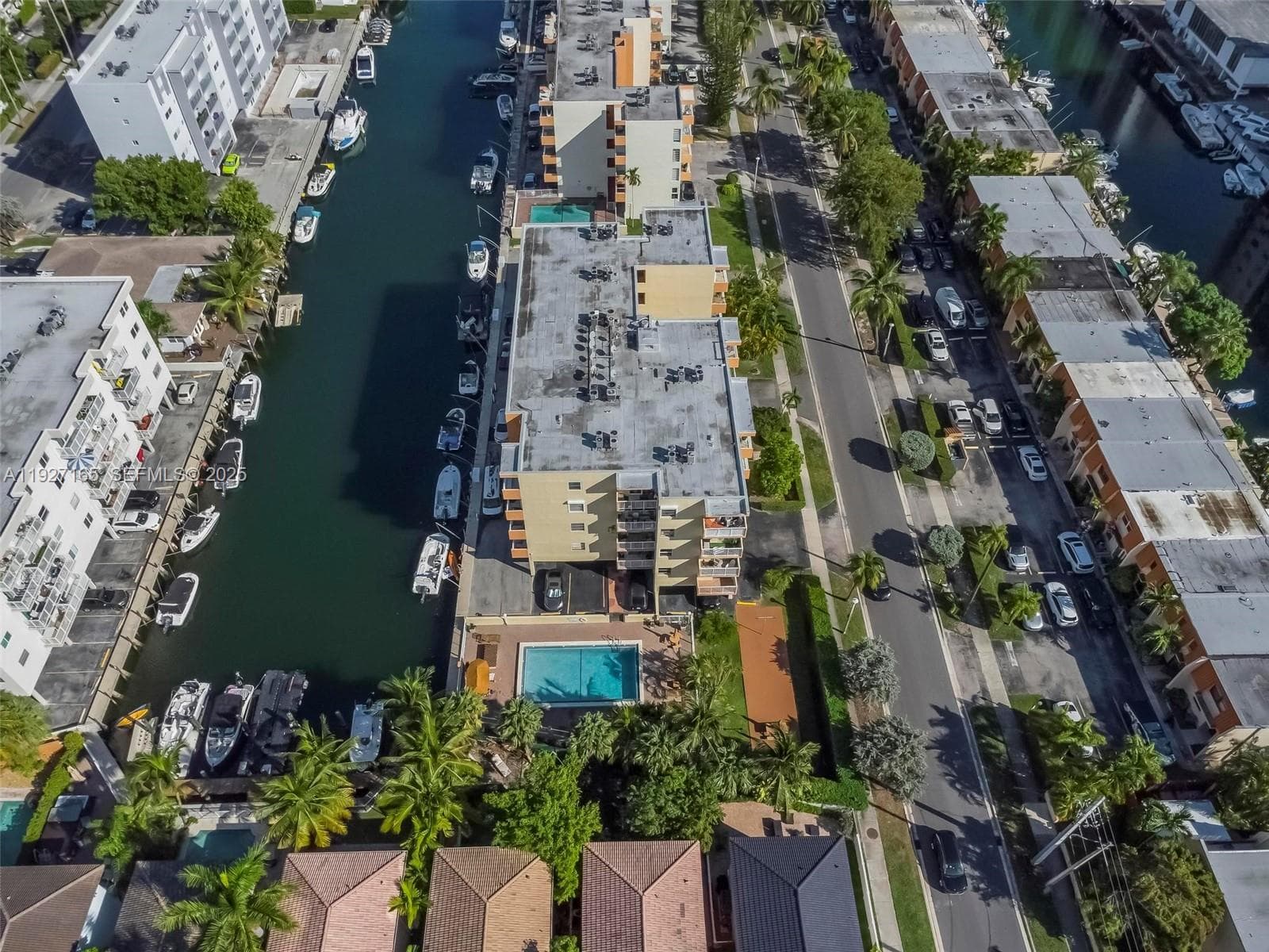 LA CANADIENNE CONDO · #308 in North Miami Beach - Photo 38