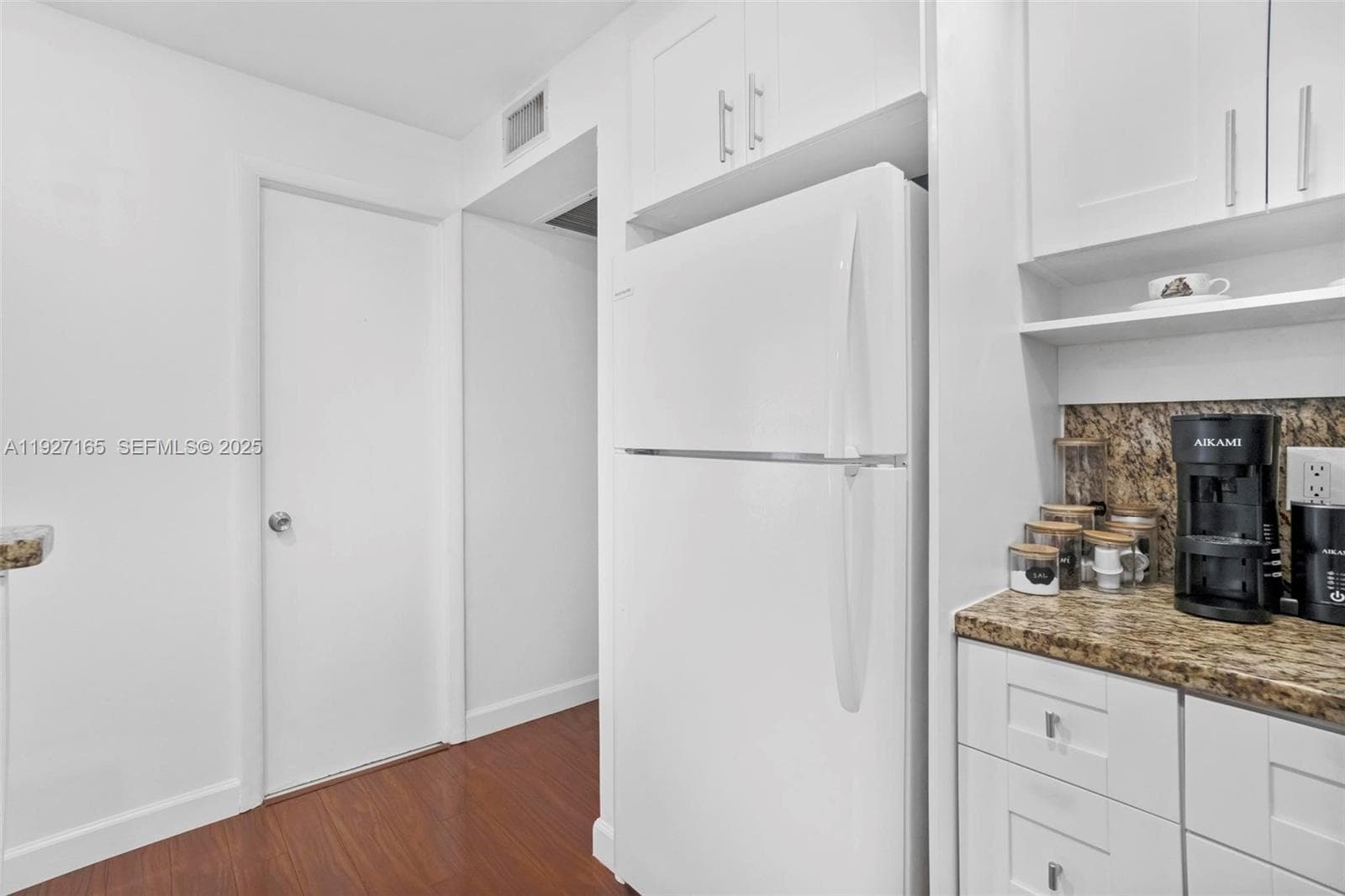 LA CANADIENNE CONDO · #308 in North Miami Beach - Photo 14