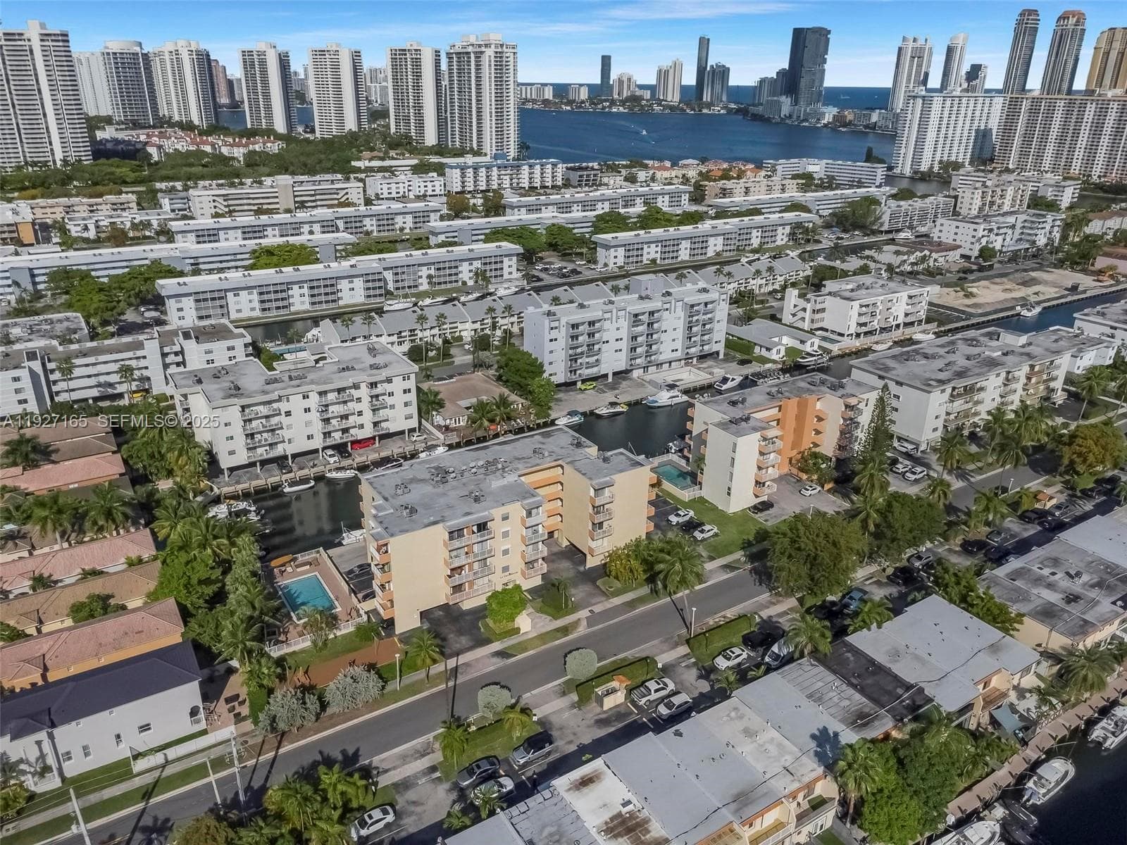 LA CANADIENNE CONDO · #308 in North Miami Beach - Photo 41