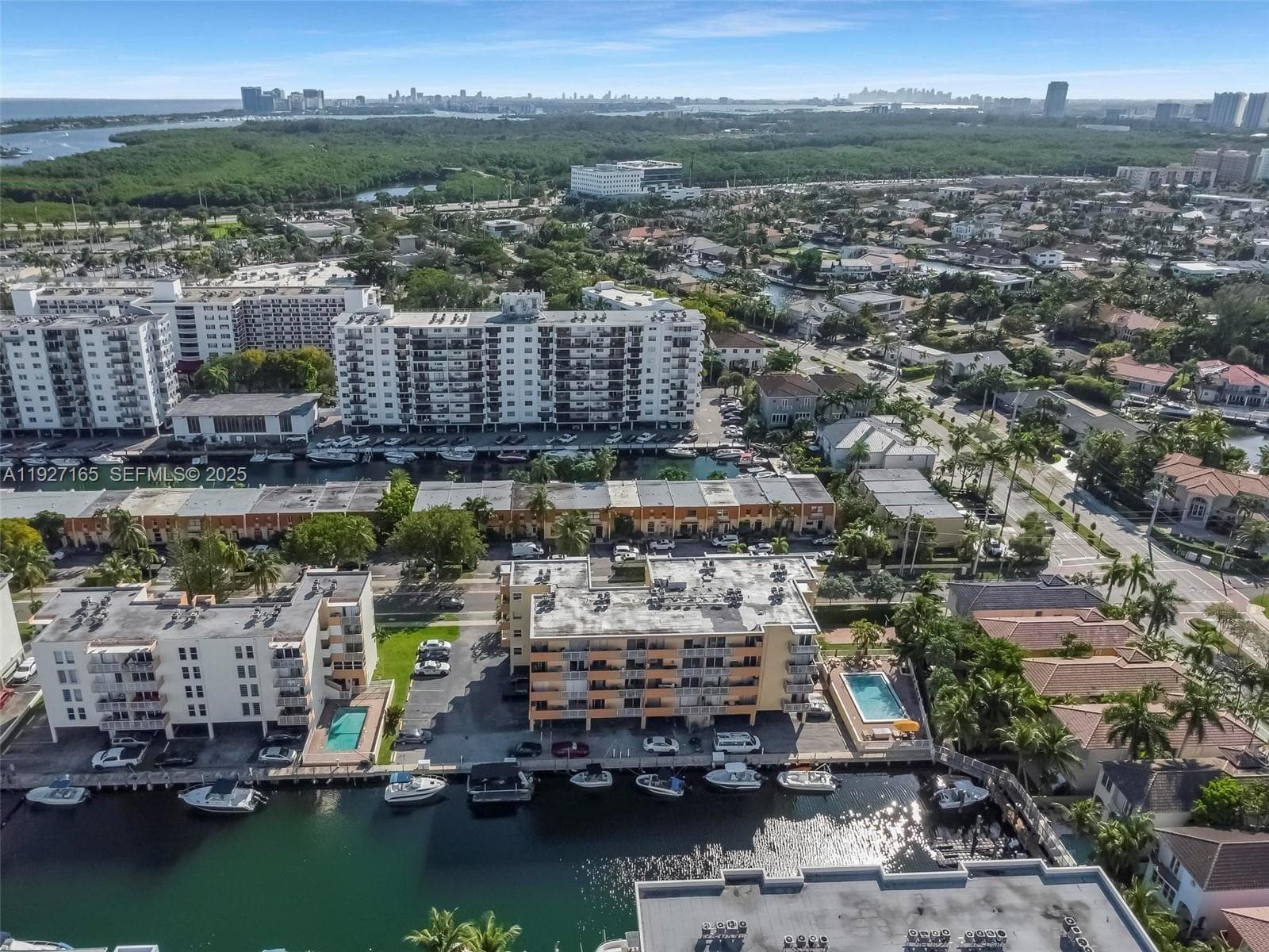 LA CANADIENNE CONDO · #308 in North Miami Beach - Photo 45