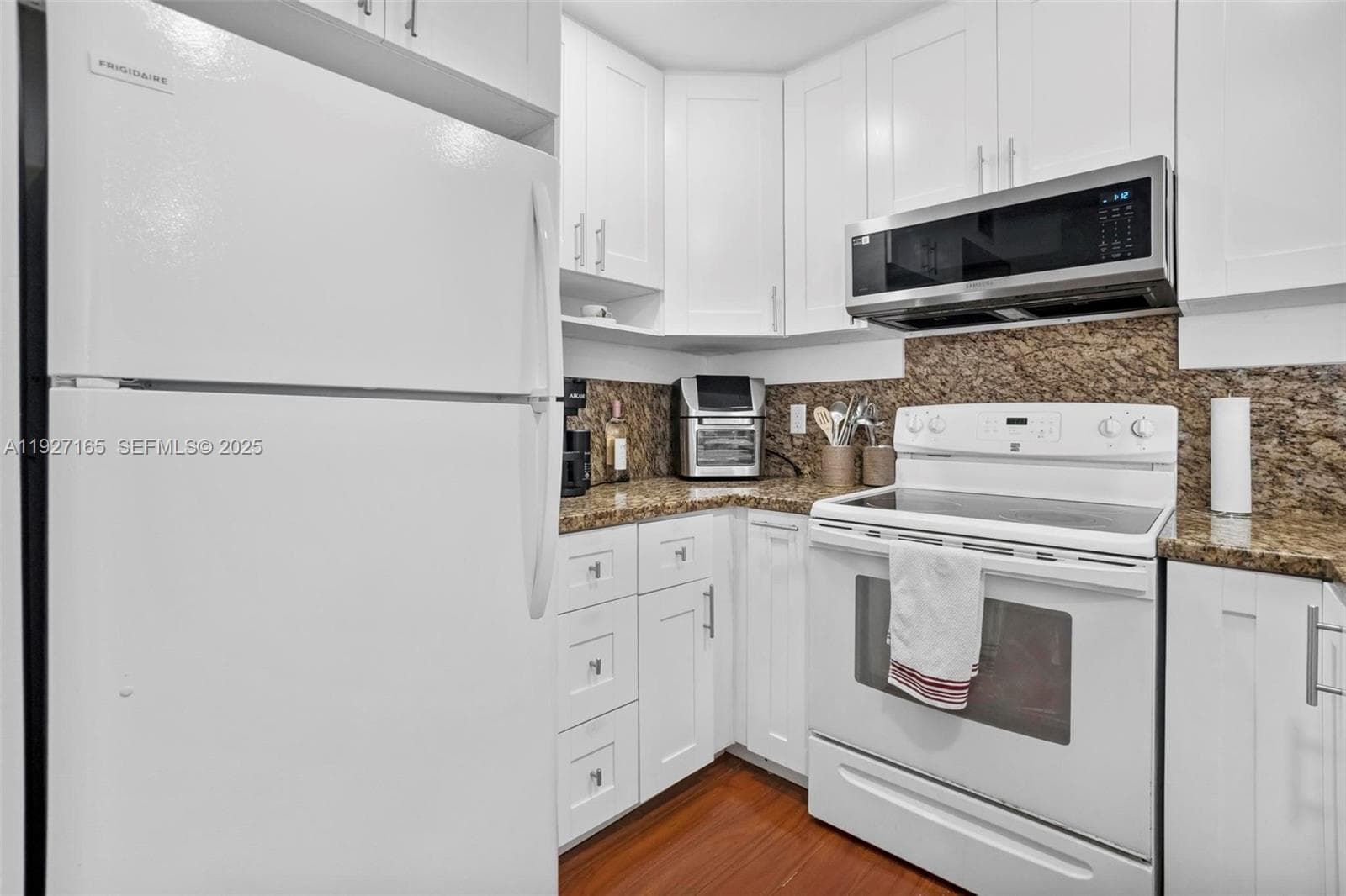 LA CANADIENNE CONDO · #308 in North Miami Beach - Photo 15