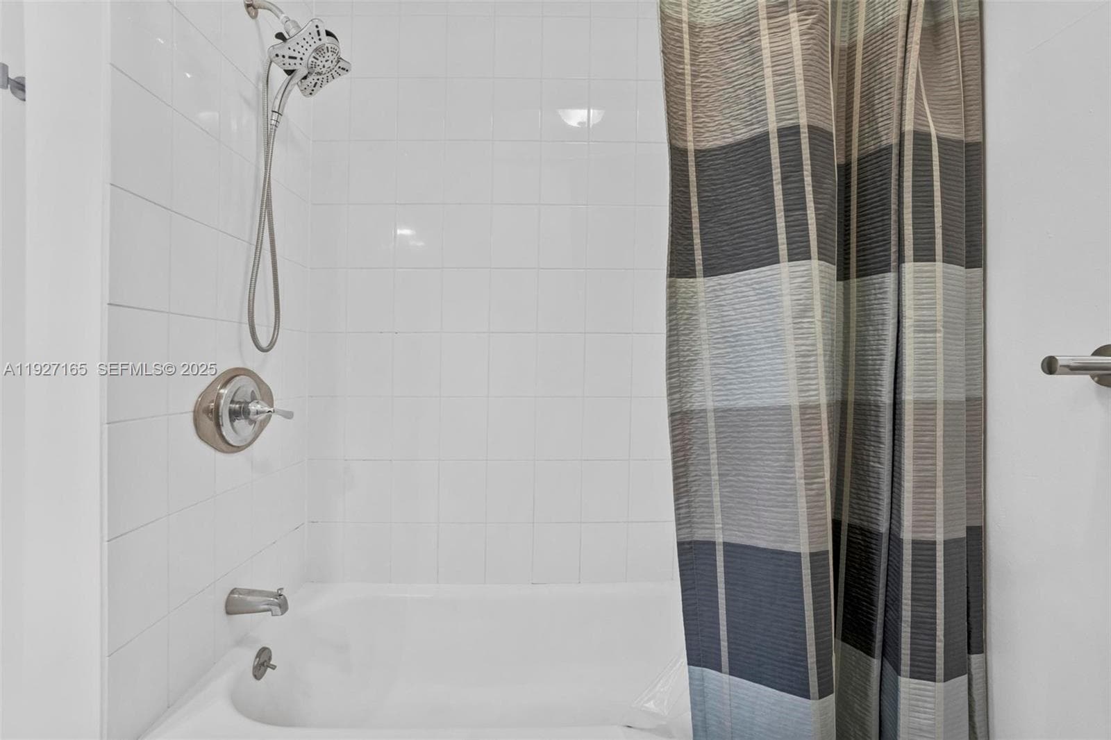 LA CANADIENNE CONDO · #308 in North Miami Beach - Photo 21