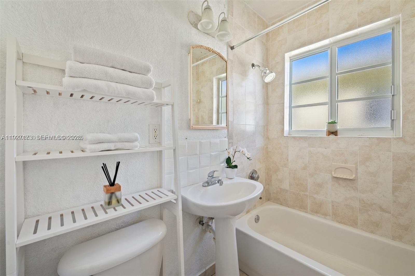 RITZ ROYAL PALM CONDO · #6 in Miami Beach - Photo 17