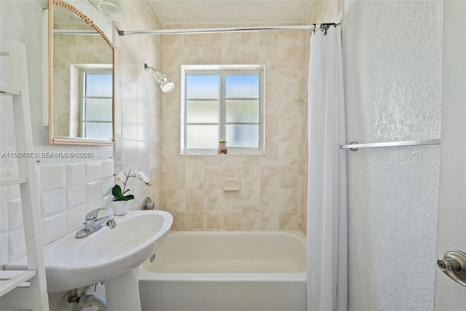 RITZ ROYAL PALM CONDO · #6 in Miami Beach - Photo 16