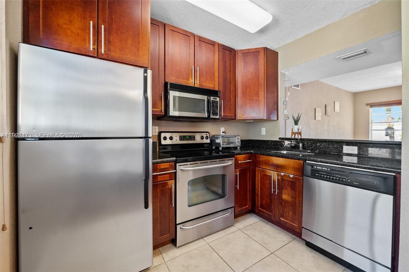 RITZ ROYAL PALM CONDO · #6 in Miami Beach - Photo 11