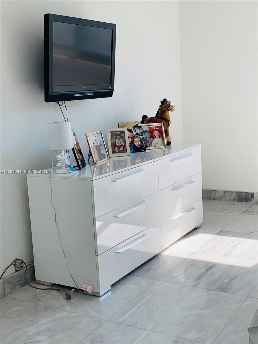 OCEANVIEW · #1423 in Sunny Isles Beach - Photo 8