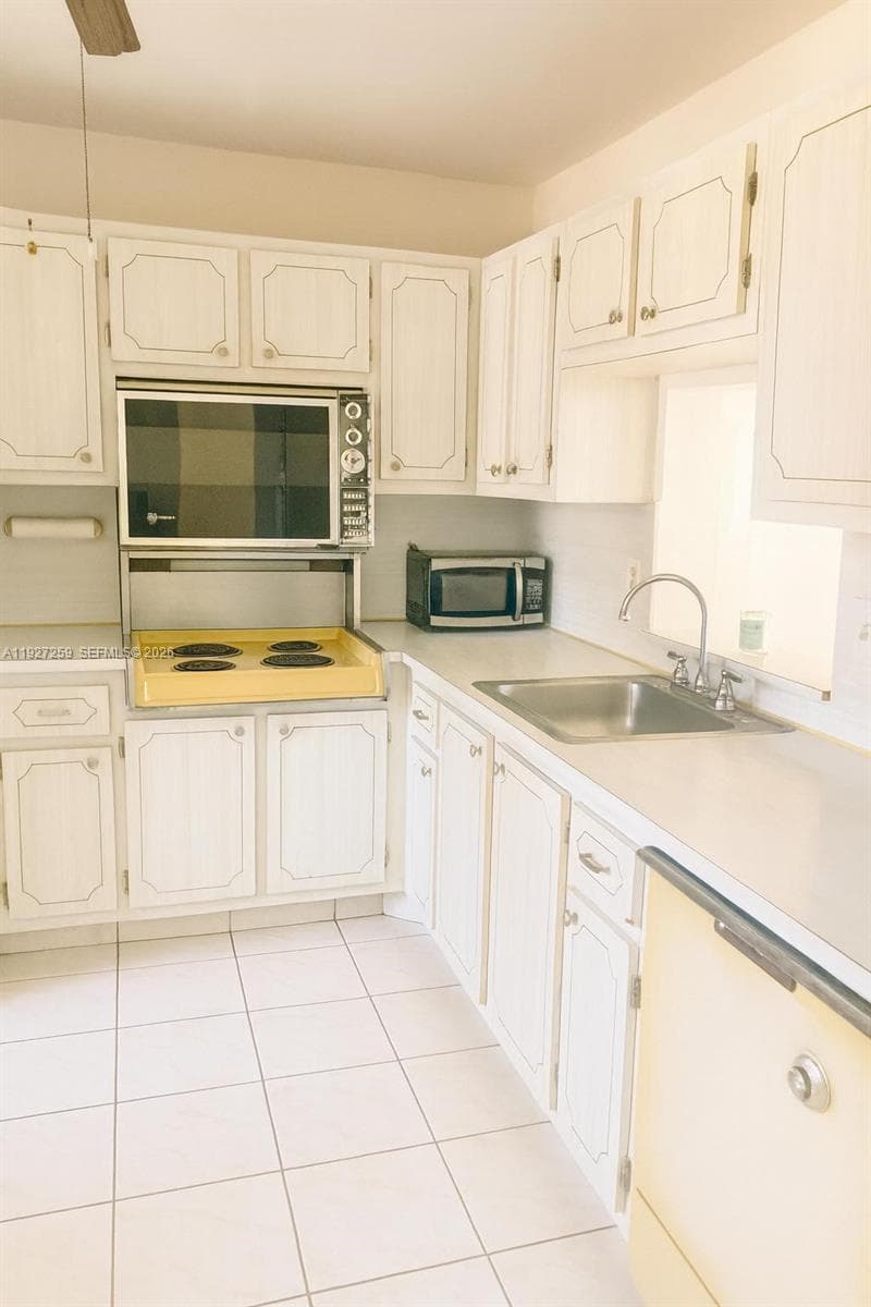 Meadowbrook · #308 in Hallandale Beach - Photo 16