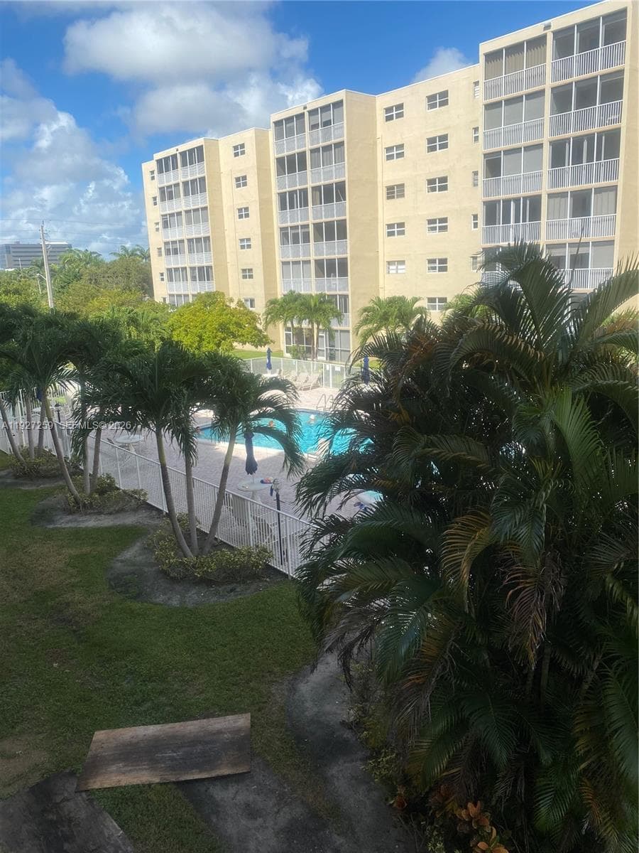 Meadowbrook · #308 in Hallandale Beach - Photo 9