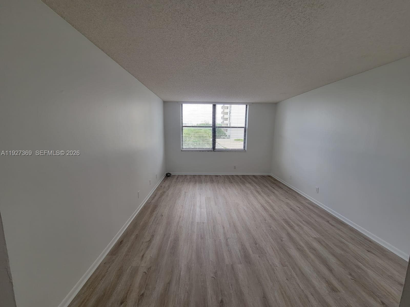 THE CLIPPER AT BISC COVE · #408 in Aventura - Photo 27