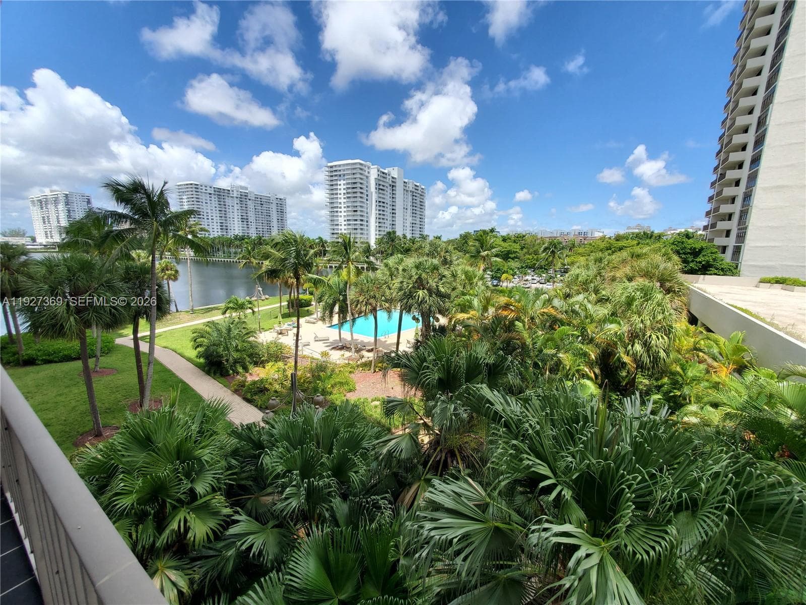 THE CLIPPER AT BISC COVE · #408 in Aventura - Photo 57
