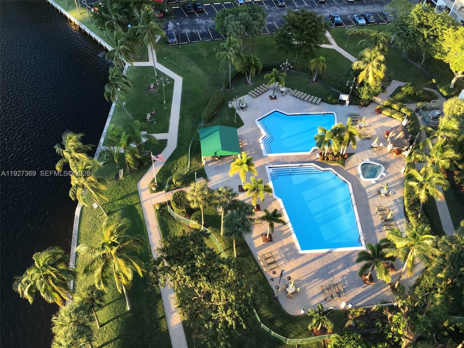 THE CLIPPER AT BISC COVE · #408 in Aventura - Photo 3